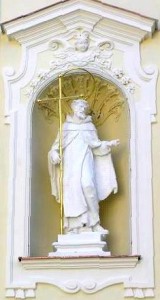 Socha sv. Jána z Mathy na fasáde kostola vo Viedni
